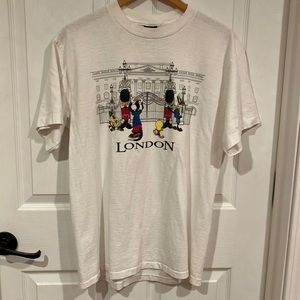 Vintage Warner Bros London Buckingham Palace Looney Tunes, graphic tee